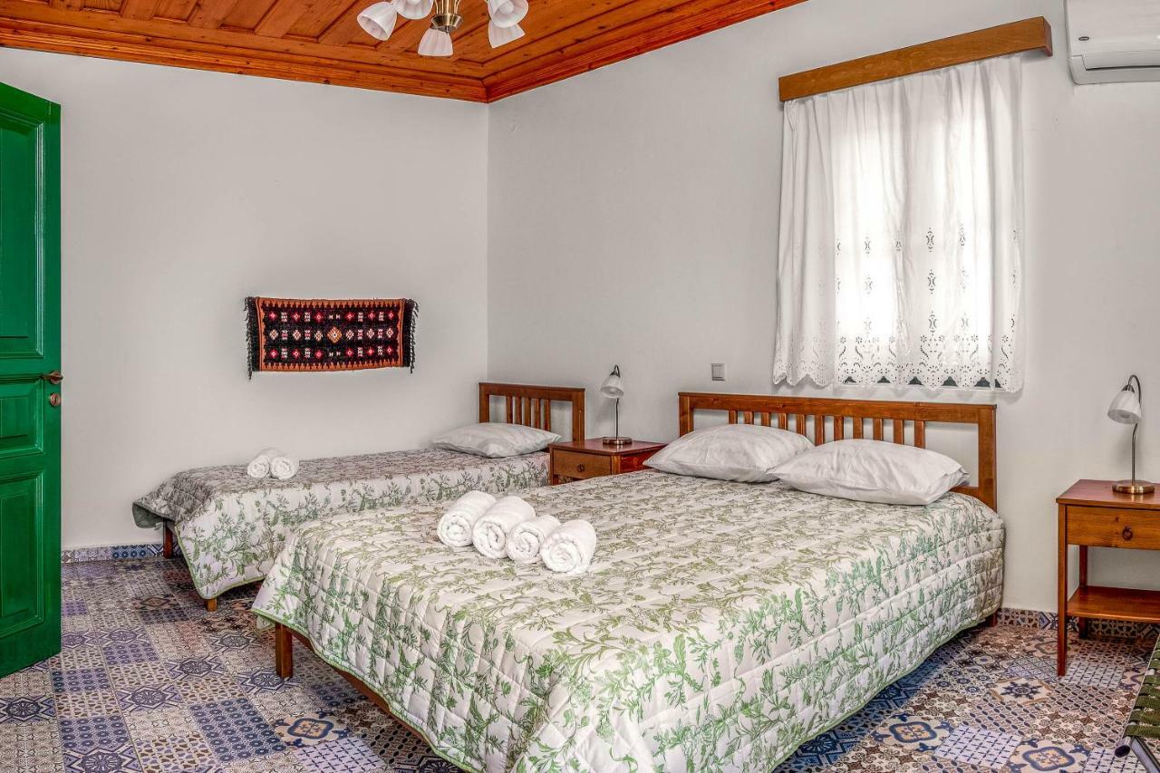 Matinas House Daire Chalki Town Dış mekan fotoğraf